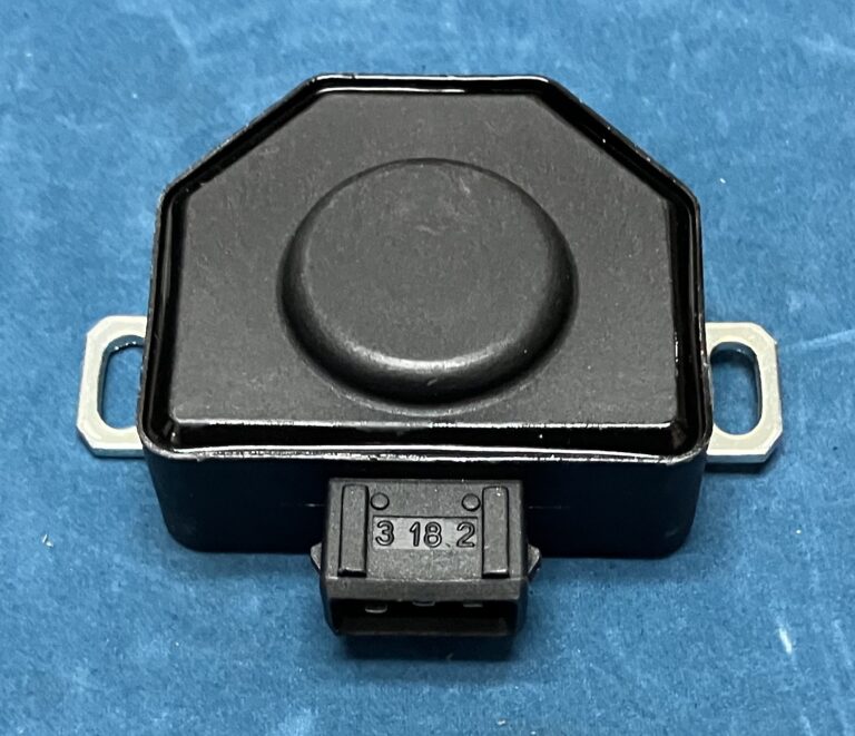 240,740,940用スロットルポジションセンサー TPS7068